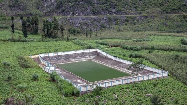 Sky-high reservoirs on rocky plateau: [1] ‘Water bags' at 2,000-meter altitude